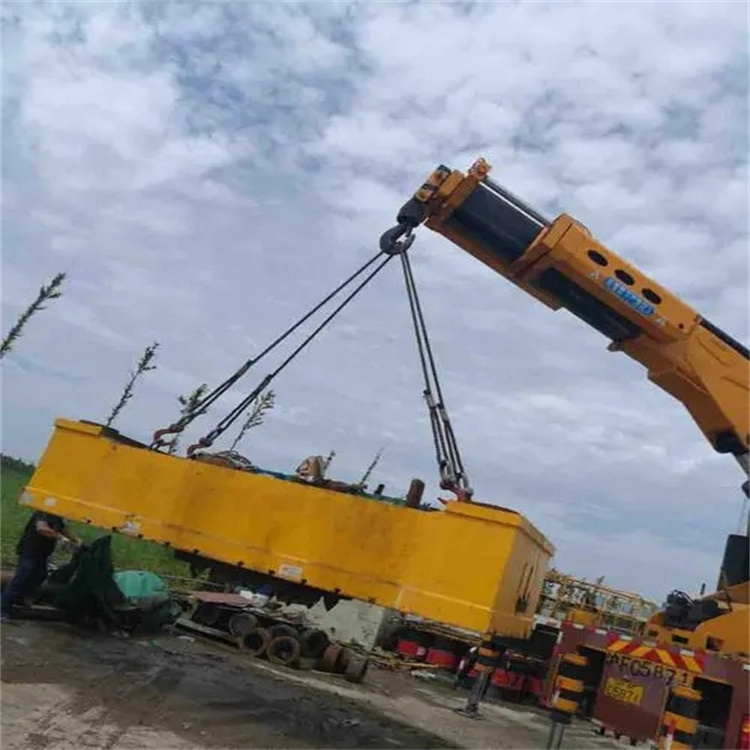 灵山吊车吊集装箱需要多少钱