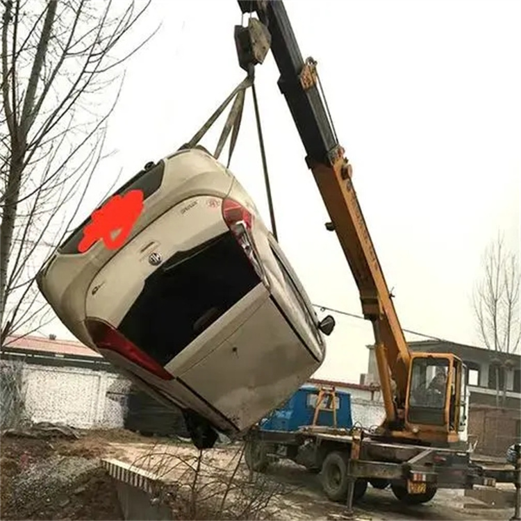 灵山吊车救援小汽车怎么吊